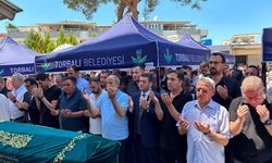 Ağrı'da ölü bulunan Irmak Öğretmen, İzmir'de son yolculuğuna uğurlandı