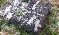 İzmir'in dağlarında dolu yağışı etkili oldu