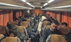 Seferihisar’da 36 düzensiz göçmen ve 1 kaçakçı yakalandı