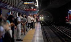 İzmir metrosunda hırsızlık girişimi ulaşımı vurdu