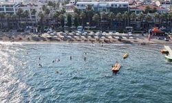 Okullar kapandı, Marmaris plajları doldu taştı!