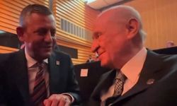 Bahçeli ve Özel, Koç Holding’in etkinliğinde tokalaştı