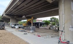 Bornova metro çıkışında tehlike alarmı! Bir kaza olsa hesabını kim verecek?