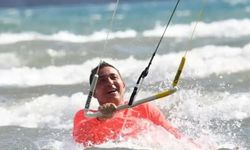 Mustafa Sandal'dan kitesurf show