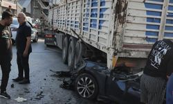 Hurdaya dönen otomobilde can pazarı: Kaza anı kamerada