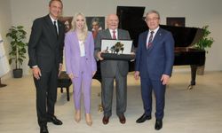 Steinway & Sons piyanosu DEÜ Devlet Konservatuvarı'nda