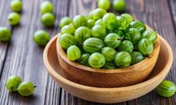 Manavda çoğu kişinin göz ardı ettiği o küçük meyve: Meğer portakalı bile gölgede bırakıyormuş!