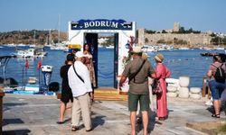 Bodrum Kumbahçe Sahili'nde mavi kapı izdihamı başladı