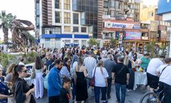 Karşıyaka Gece Pazarı kadın dayanışmasını büyütüyor