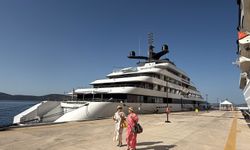 Bodrum'a iki dev kruvaziyerle binin üzerinde turist akın etti