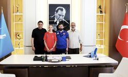 Merve Nisa Mızrak milli formayla Batum yolcusu