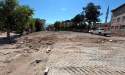 Beyağaç Çarşı Meydanı modern bir görünüme kavuşuyor