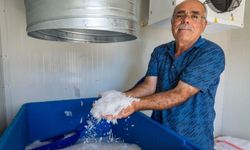 İzmir'de kıyı balıkçılarına can suyu: Büyükşehir'den yaprak buz desteği!