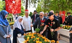 Denizli'de Şehitlikte Anlamlı Tören