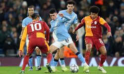 Adı Galatasaray ile anılıyordu: Yıldız futbolcu sözleşmeyi imzaladı!