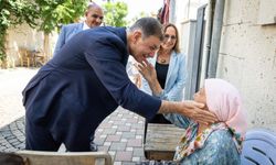 Başkan Tugay Güzelbahçe'de esnaf ve vatandaşlarla buluştu