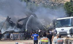Bodrum’da yapı market deposunda yangın: Siyah dumanlar yarımadayı kapladı!