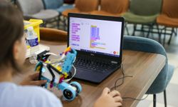 Buca'da ücretsiz robotik kodlama eğitimleri sürüyor