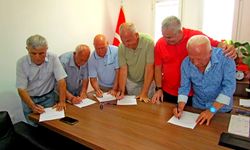 Çeşme'de CHP'nin eski ilçe başkanları istifa etti!