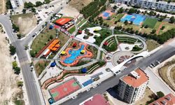 Çevre ilçelerden bile akın var: Menemen'deki Kent Gözü sosyalleşmenin yeni adresi oldu