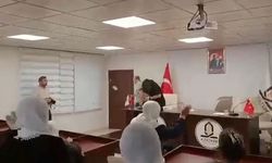 Mecliste yumurtalı protesto!