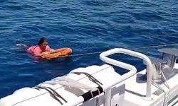 Kuşadası'nda denizde sürüklenen kadın kurtarıldı