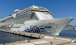 Bodrum’a binlerce turist yağdırdı: 'Aroya' limana yanaştı!