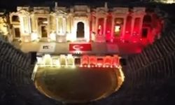 Pamukkale ve Hierapolis 15 Temmuz İçin Işıklandırıldı
