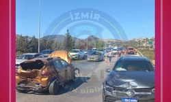 İzmir-Çeşme Otoyolu'nda kaza! Sol şerit trafiğe kapandı