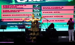 İzmir'de Çim Konserleri coşkusu Evrim Özkaynak ile sürdü