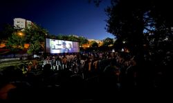 Karabağlar'da açıkhava film keyfi
