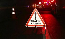 İki araç kafa kafaya çarpıştı 21 yaşındaki motosiklet sürücüsü ağır yaralandı