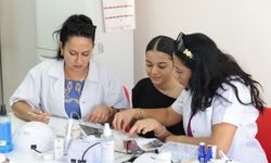 Konak'ta kadınlar meslek sahibi olmak için kurslarda buluşuyor
