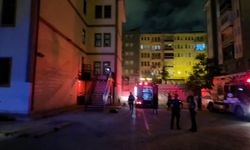 İlkokulda gece yarısı yangın paniği! İtfaiye zamana karşı yarıştı