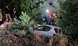 Otomobil ile motosiklet şarampole yuvarlandı: Yaralılar var