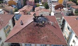 Apartmana yıldırım düştü