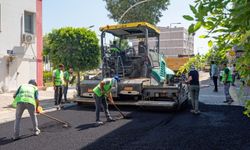 Narlıdere'de metro sonrası bozulan yollara neşter!