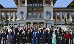Cumhurbaşkanlığı Külliyesi'nde NATO liderleri yemekte bir araya geldi