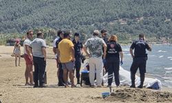 İzmir'de kıyıya vuran erkek sürüklendi! Boynunda tel iddiası var!