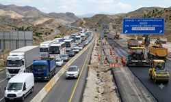 Denizli-Afyon yolunda çile kuyruğu: Kilometrelerce araç tek şeride sıkıştı