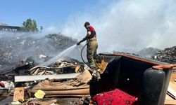 Sanayide yanardağ gibi patlamaya hazır çöplük: Belediye çöp döküyor, itfaiye mekik dokuyor