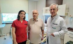 Uyanık halde ameliyata alınan hasta şah damarındaki yüzde 90’lık darlıktan kurtuldu