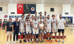 İzmir'e bir kupa daha: Yaşar Üniversitesi basketbolda Türkiye ikincisi oldu!