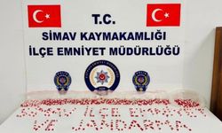 Kütahya’da müşterek narkotik darbesi: İzmir’den gelen araçta binlerce sentetik hap yakalandı