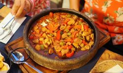 Restoranlara gerek kalmadı! Ev fırınında lokum gibi testi kebabı yapmanın sırrı