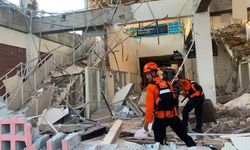 Endonezya’da 7,7’lik deprem: Endonezya depreminde kaç kişi öldü, son durum ne?
