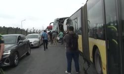 Feci kaza... Yolcu otobüsü İETT otobüsüne çarptı!