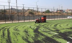 Gençler güvenle spor yapsın diye: Avşar halı sahası modernleşiyor