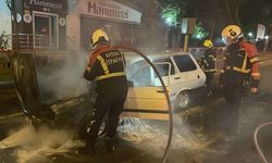 İzmir Bulvarı üzerinde seyir halindeyken alev alan otomobil kül oldu