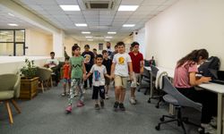İzmir'de çocuklar Hasan Âli Yücel Kütüphanesi'nde yazı dolu dolu geçiriyor
